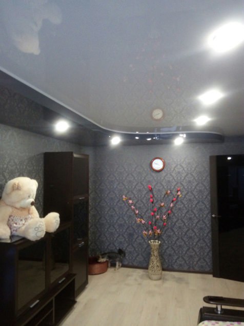 Установка натяжных потолков 